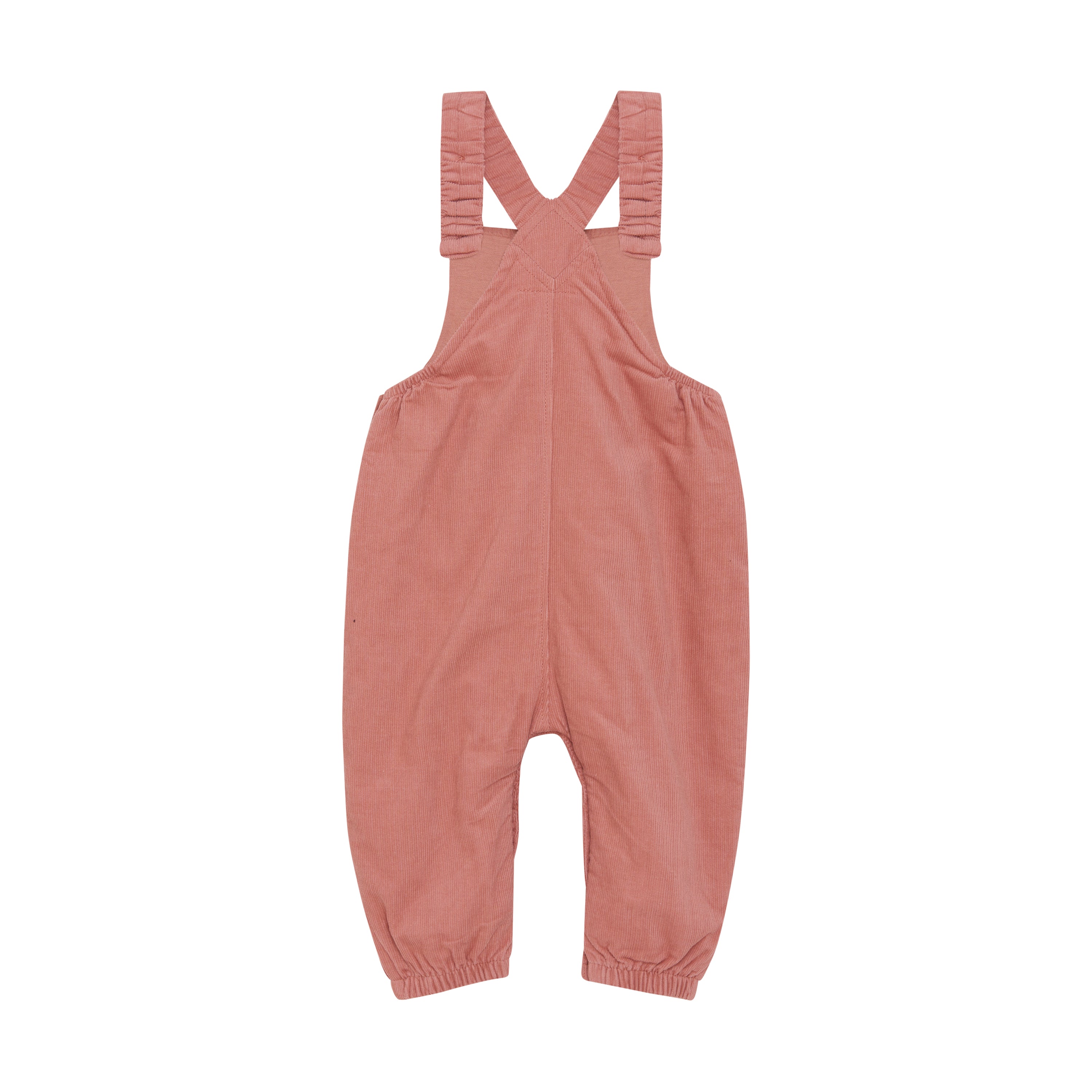 Der Minymo - Overall von Minymo ist ein rosa Cord-Overall für Babys aus weichem 100% Baumwollstoff. Dieser GOTS-zertifizierte Overall hat breite, gerüschte Schultergurte, die sich auf dem Rücken kreuzen, und elastische Bündchen an den Knöcheln. Das Design ist schlicht und ohne sichtbare Taschen oder Verzierungen.
