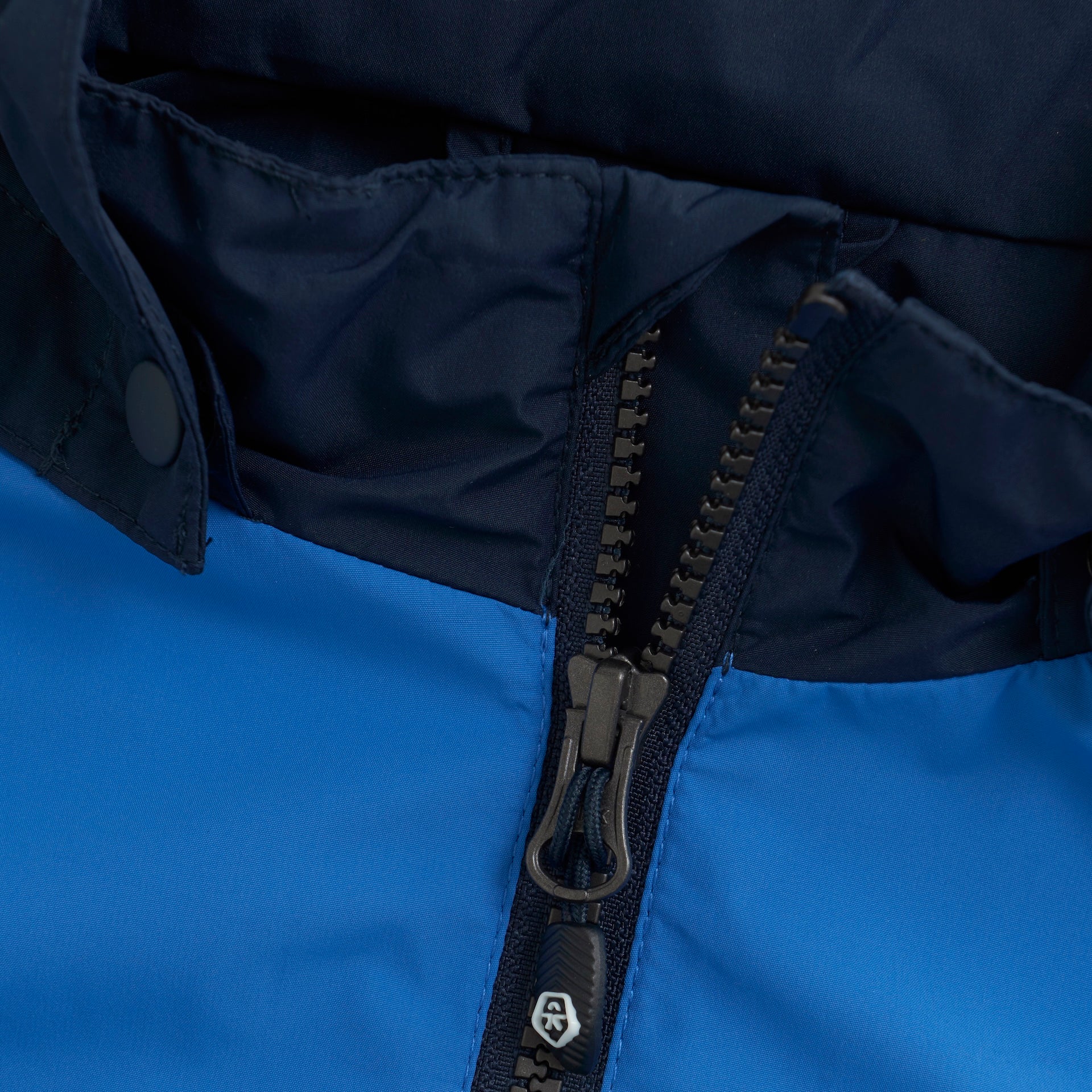 Windjacke „Blau-Grün“ – Leicht, wetterfest & nachhaltig