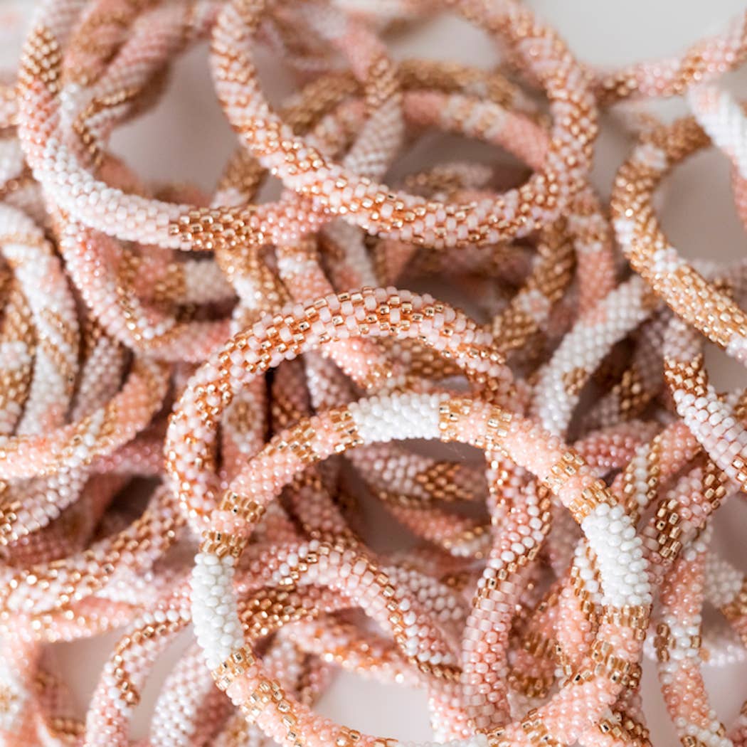 Perlenarmbänder für Erwachsene in zarten Rosa- und Roségoldtönen