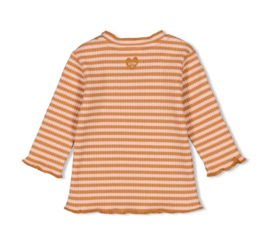 Latzhose mit Shirt