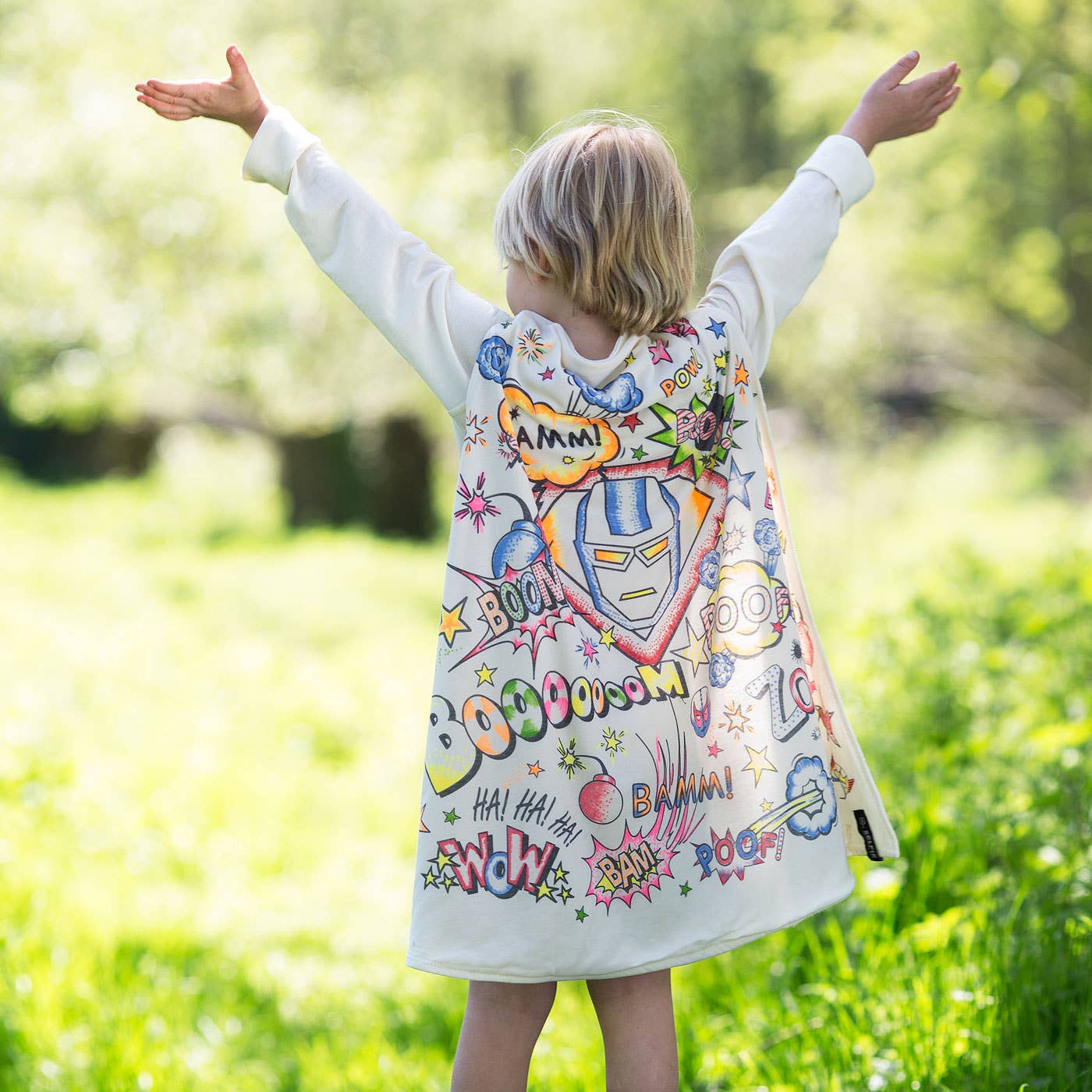 Superhelden-Cape zum ausmalen - nila kids