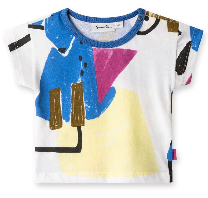 Das Sanetta - T-Shirt von Sanetta ist ein weißes kurzärmliges Kleinkindershirt aus Bio-Baumwolle, verziert mit abstrakten, bunten geometrischen Formen in Blau, Rosa, Gelb, Braun und Schwarz. Es hat einen runden Ausschnitt mit blauen Details und einen Druckknopf an einer Schulter zum einfachen Anziehen. Perfekt für Babys und Kleinkinder und durch nachhaltige Produktion hergestellt.