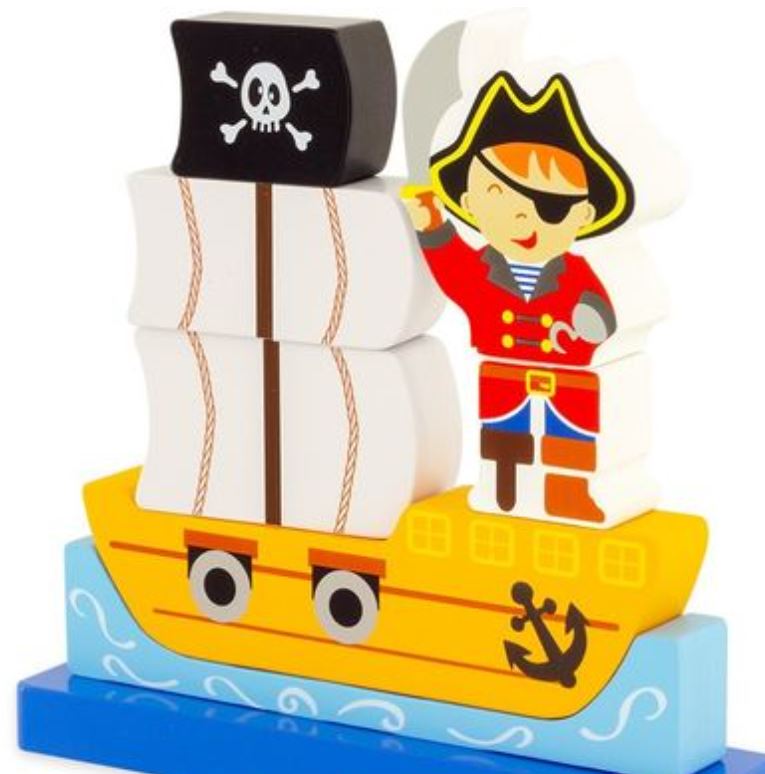 Der Ulysse Couleurs d'Enfance Puzzlemagnet Pirat ist ein farbenfrohes Holzspielzeug aus der Ulysse Couleurs d'Enfance-Kollektion, das ein aufwendig gestaltetes Piratenschiff mit weißen Segeln und einer schwarzen Flagge mit Totenkopf und gekreuzten Knochen zeigt. Die Piratenfigur, gekleidet mit schwarzem Hut, rotem Mantel und blauen Hosen und einer erhobenen Hand, sitzt auf einem blauen Sockel, der an Teile eines magnetischen Holzpuzzles erinnert.