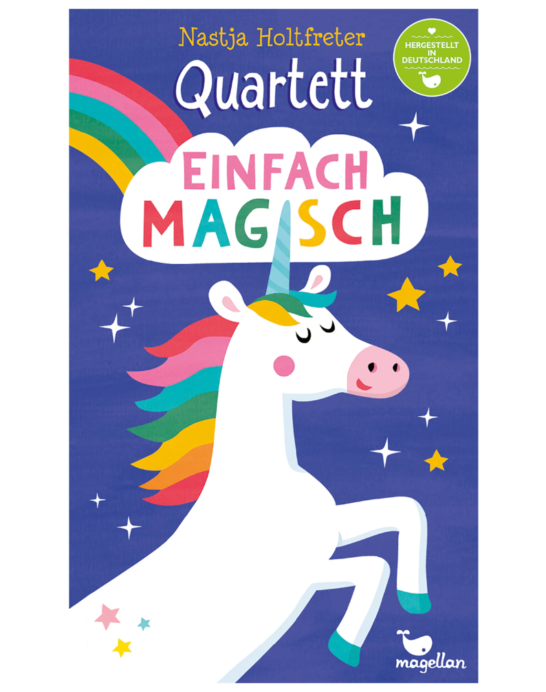 Illustriertes Cover des Kinderkartenspiels „Quartett – Einfach magisch“ von Nastja Holtfreter. Das bunte Einhorn auf blauem Grund mit Sternen und Regenbogen sorgt für zauberhaften Charme, am unteren Rand prangt stolz der Schriftzug „Hergestellt in Deutschland“ und das Verlagslogo „nila kids“.