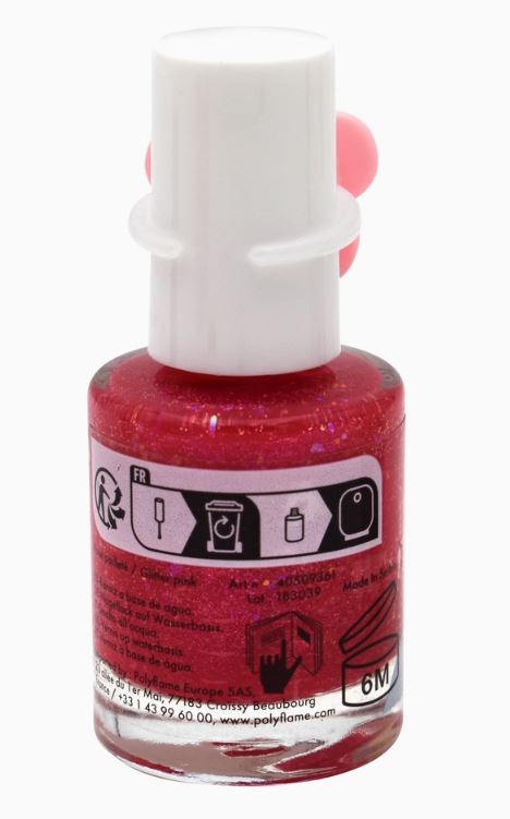 Eine Flasche Take Care - Nagellack auf Wasserbasis für Kinder mit weißem Deckel. Das Etikett enthält Anweisungen auf Französisch, darunter Abbildungen zum Nagellackieren, Öffnen der Flasche und zum Verfallsdatum des Produkts. Das nachhaltige Design der Flasche wird durch ein Verfallsdatumsymbol mit der Aufschrift „6M“ für sechs Monate unterstrichen.