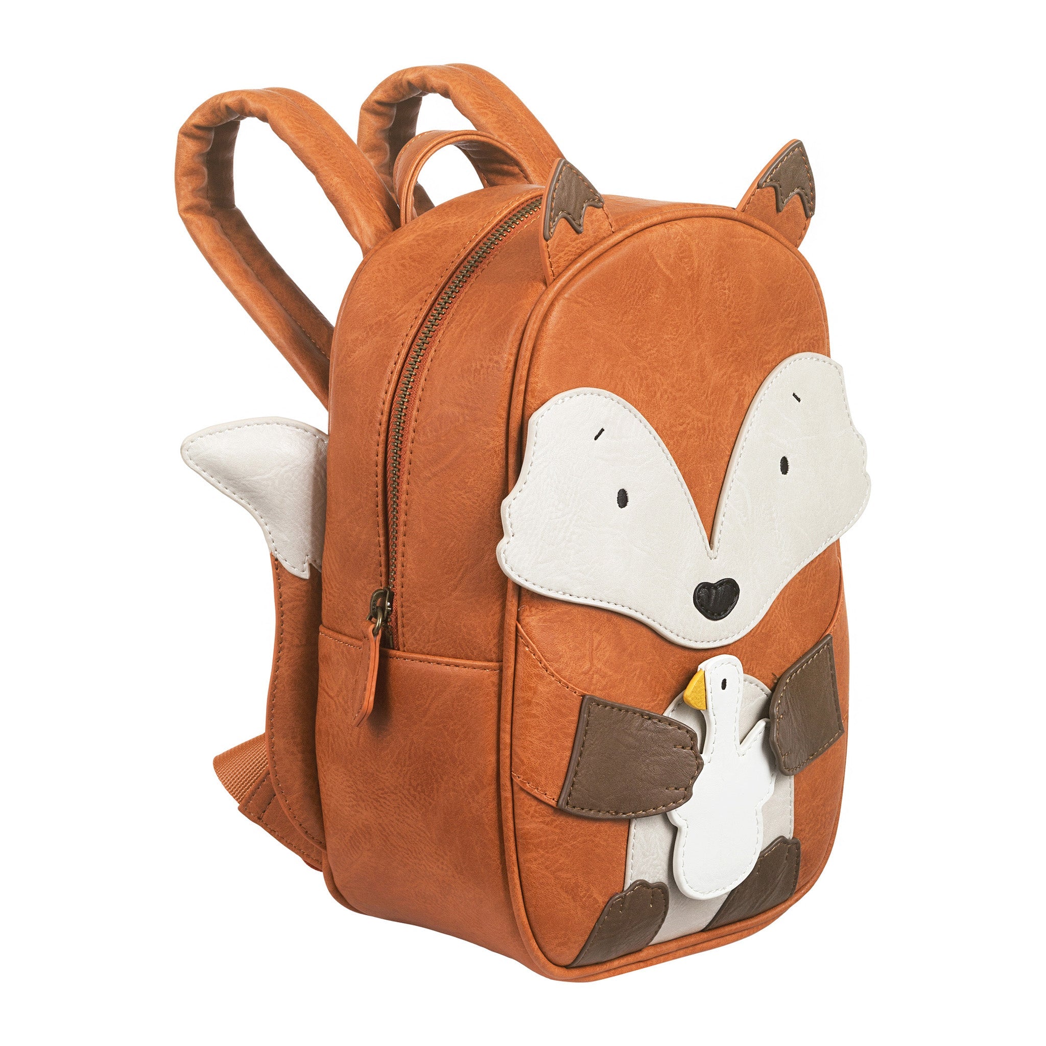 Ein kleiner, braun-weißer Rucksack in Fuchsform mit verstellbaren Riemen. Der Fuchs hat ein süßes, cartoonartiges Design und hält einen kleinen weißen Vogel in seinen Pfoten. Der Little Who - Rucksack Fuchs Frankie von Little Who ist bei Ihrem örtlichen Kinderartikelgeschäft erhältlich und verfügt über ein Hauptfach mit Reißverschluss sowie Seitentaschen mit dekorativen Elementen wie Ohren und Schwanz.