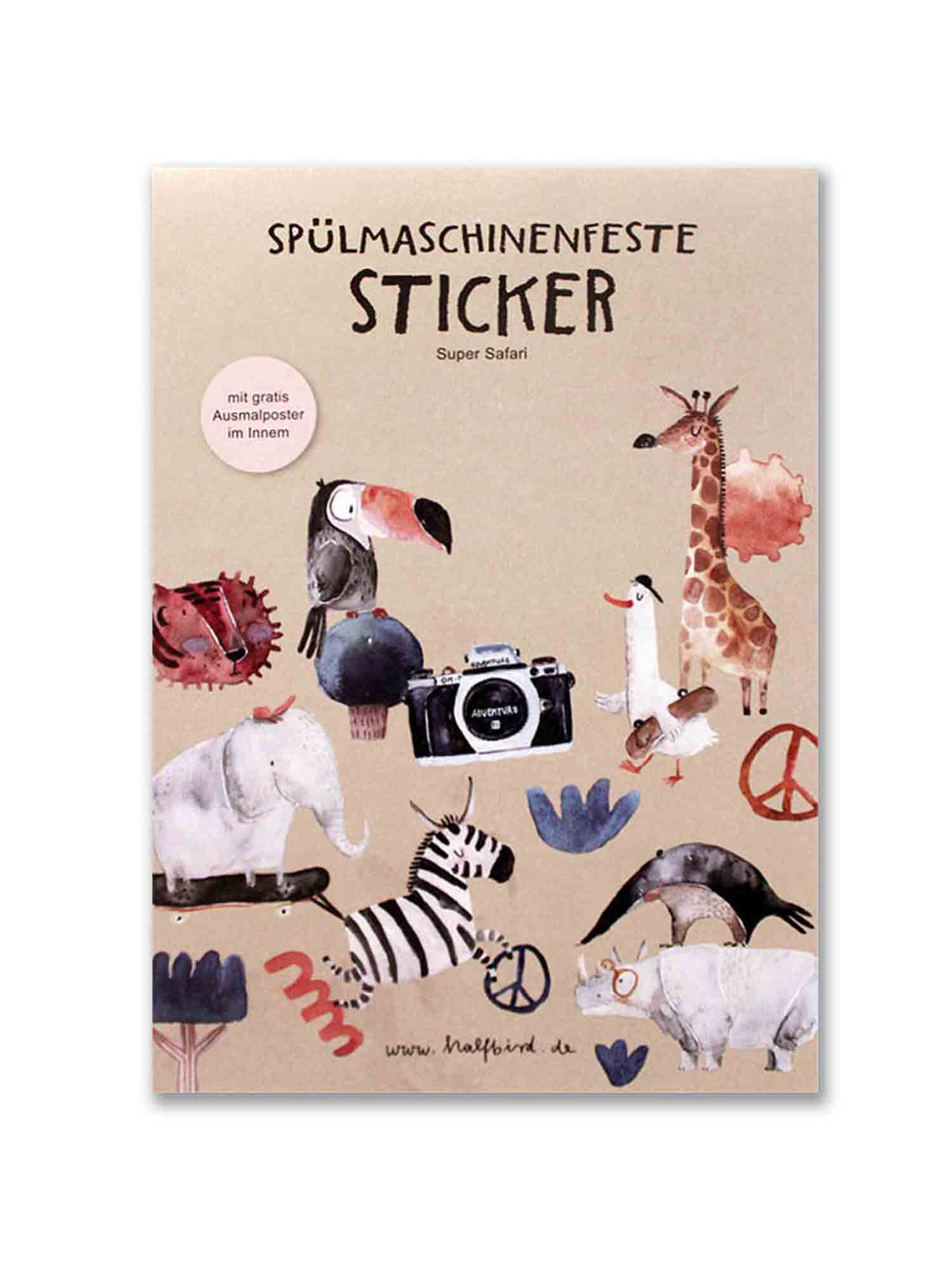 Ein Stickerbogen mit dem Titel „Halfbird - Spülmaschinenfeste Aufkleber: Safari“ zeigt verschiedene illustrierte Safaritiere, darunter einen Tukan, eine Giraffe, ein Zebra, einen Elefanten und ein Erdmännchen, sowie eine Kamera, Peace-Zeichen, Blätter und Bäume. Der Hintergrund ist beige. Diese nachhaltig spülmaschinenfesten Aufkleber von Halfbird sorgen für eine lange Nutzungsdauer.